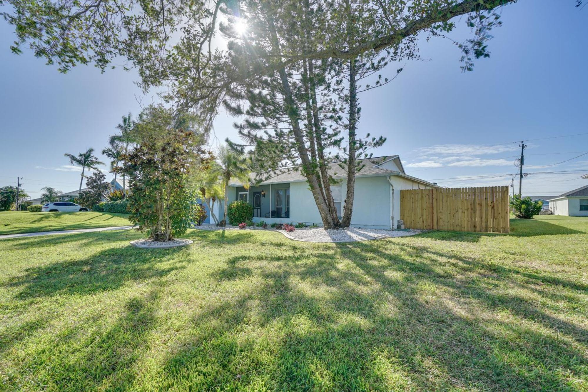 Bright Home With Outdoor Oasis, 7 Mi To Beaches Cape Coral Exterior photo